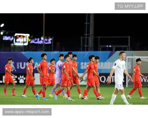 中国足球国家队不断提升整体技术与战术水平，中国足球培养体系