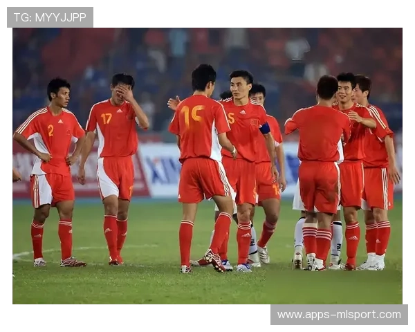 国足备战亚洲强敌训练气氛紧张，国足惊险晋级亚洲杯