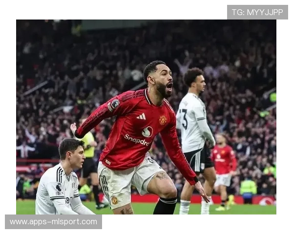 英超神奇2-2！曼联客场绝平：5场不败+11轮18分，有望争前四，英超-曼联2-1逆转重夺榜首