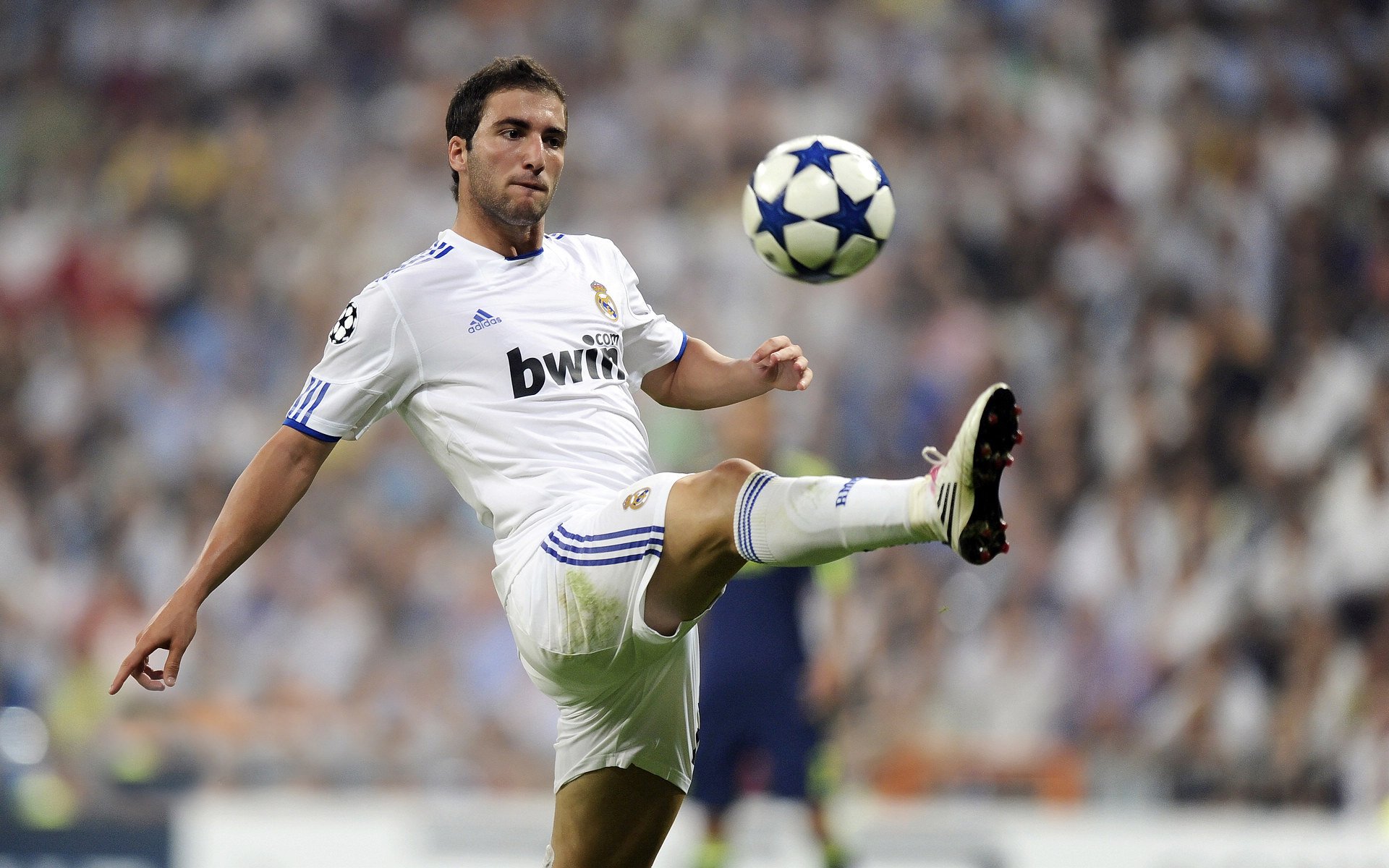 米兰真人-《ApexLegends》“极夜风暴”地图改版上线，全新挑战等你来战！